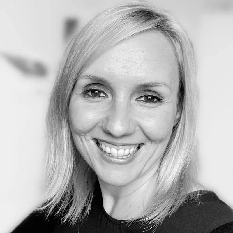 Virginia Cruz - Digital Marketing Consultant